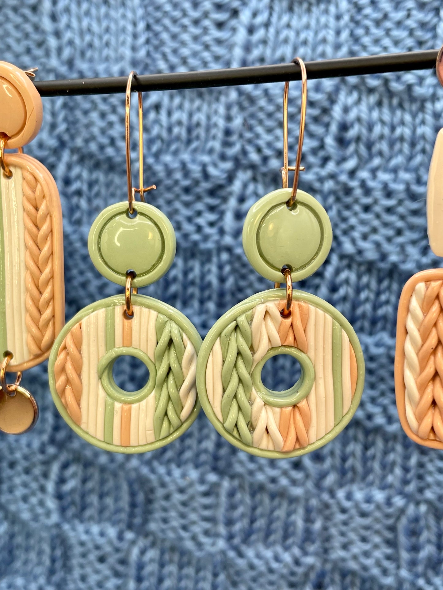 Pastel knit dangle earrings (group 1)