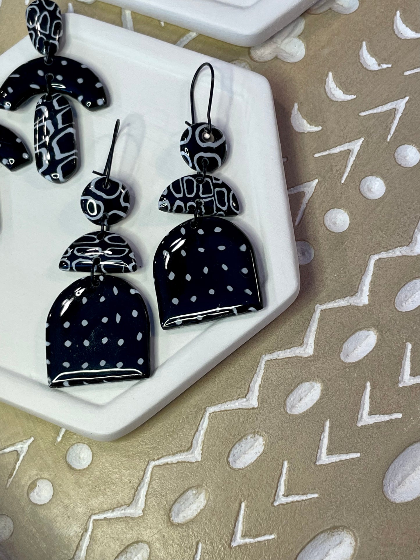 Graphic black and white earrings (group 1)