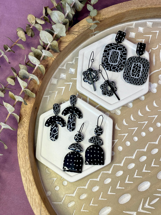 Graphic black and white earrings (group 1)